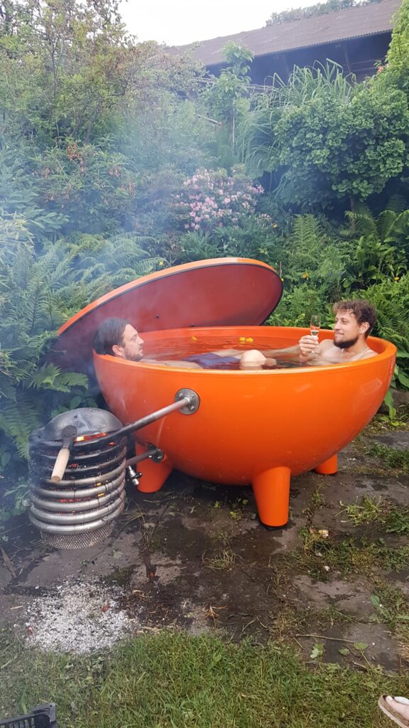 Die Grosse Wanne bietet Platz für mindestens zwei Personen.